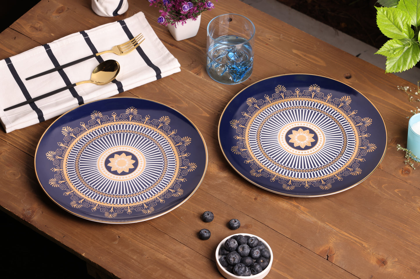 Royal Crest Dinner Plate