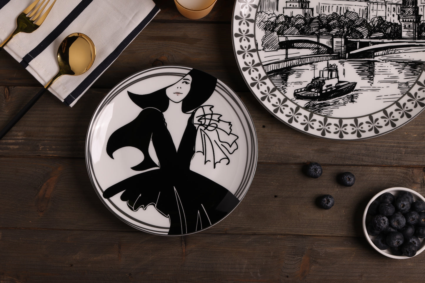 Heritage Moscow Dinner and dessert Plate Set