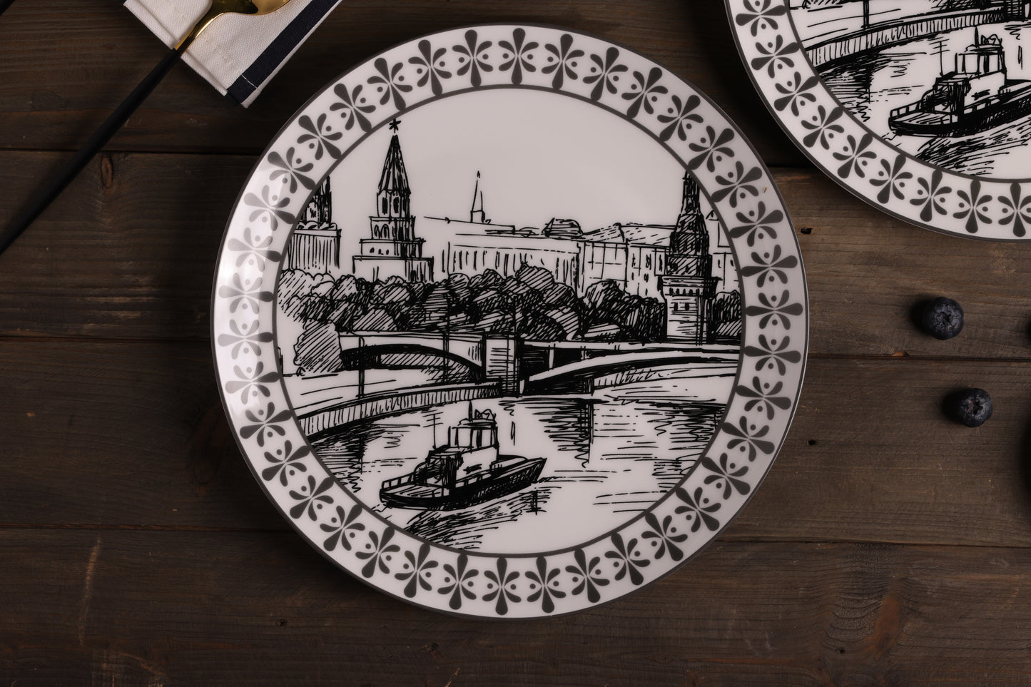 Heritage Moscow Dinner Plate