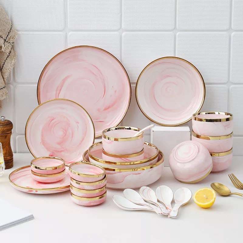 Pink marble dinnerst
